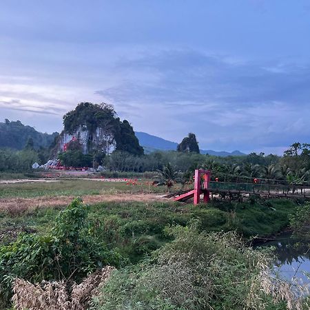 Country House Pulai Holiday Village グア・ムサン エクステリア 写真