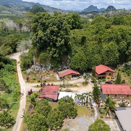 Country House Pulai Holiday Village グア・ムサン エクステリア 写真