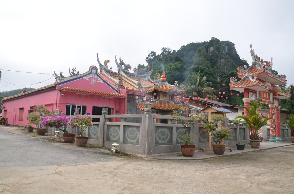 Country House Pulai Holiday Village グア・ムサン エクステリア 写真